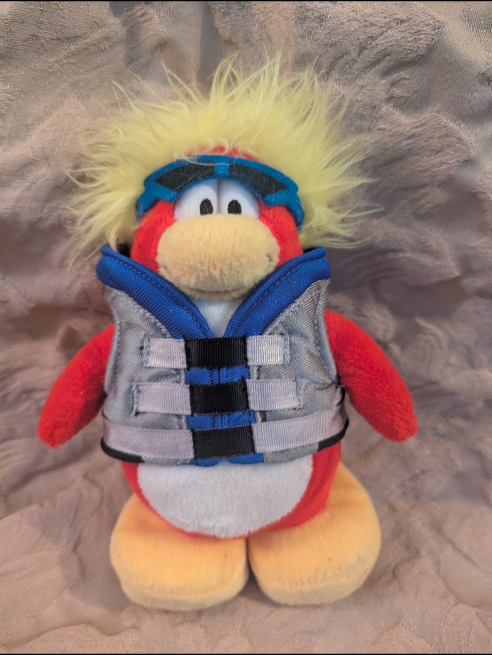 Club Penguin Plush Lot Series 12 White Bunny Red Water Sport Jakks Pacific - Picture 7 of 10